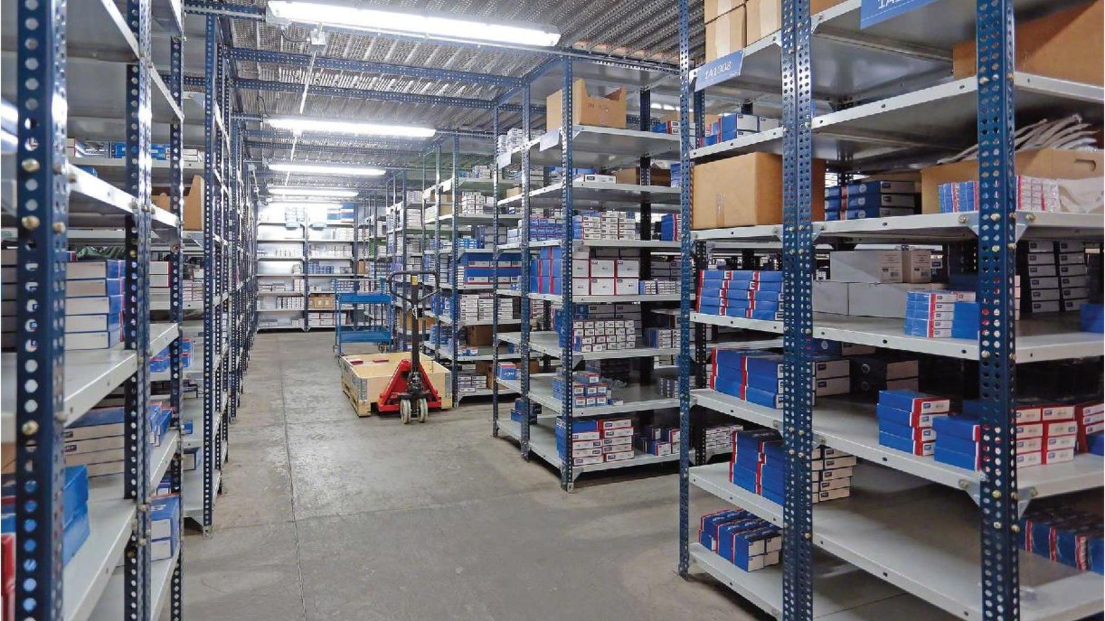 Exploring the Benefits of Slotted Angle Shelving Systems