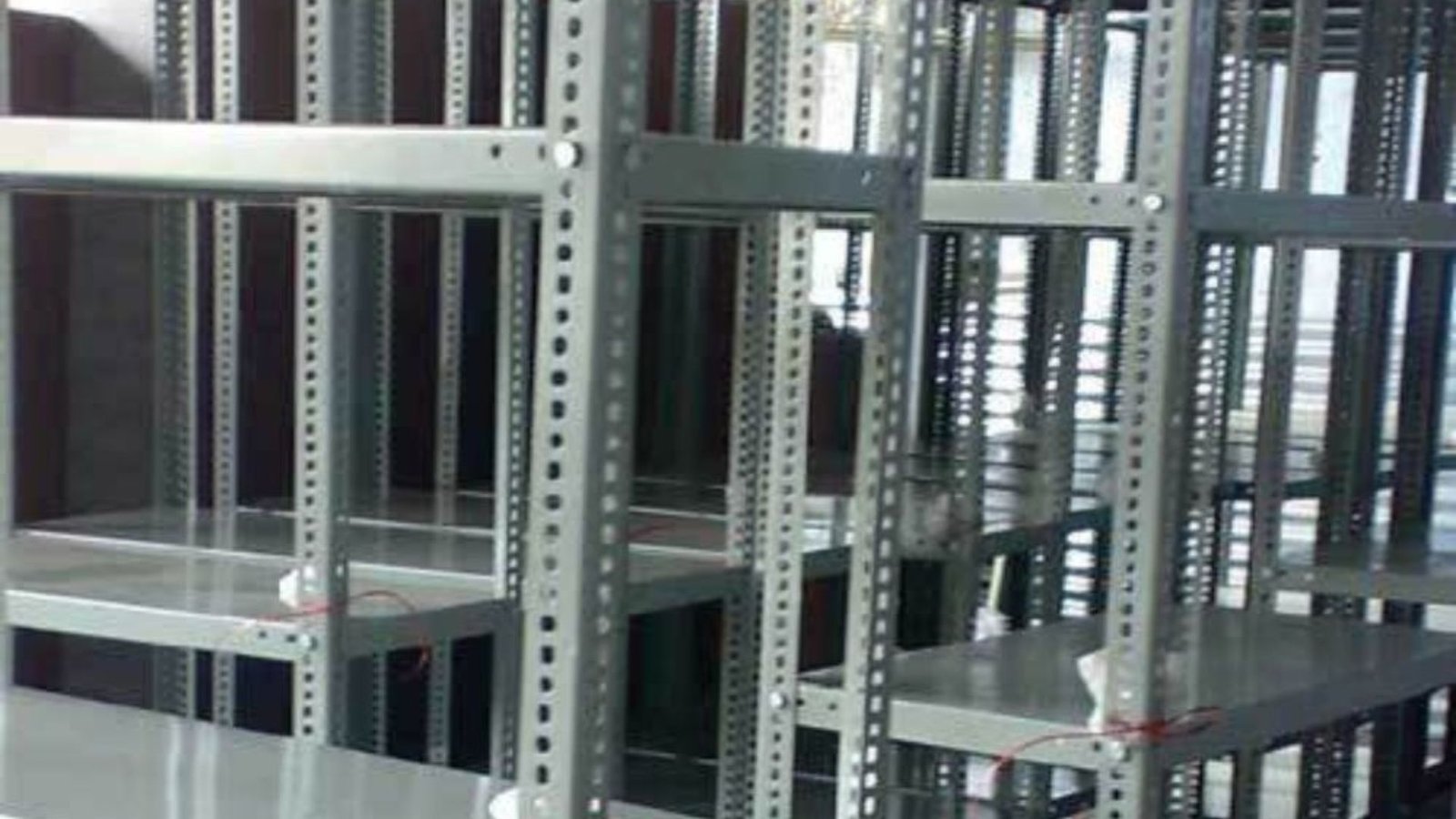 Exploring the Benefits of Slotted Angle Shelving Systems