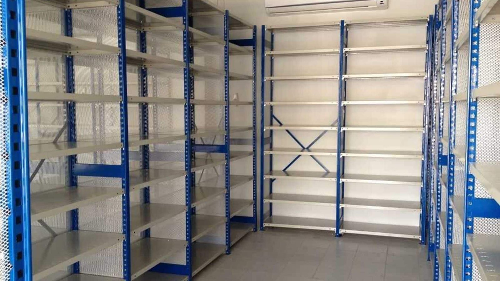 Why Bolt-Free Shelving Is Essential for Modern Spaces