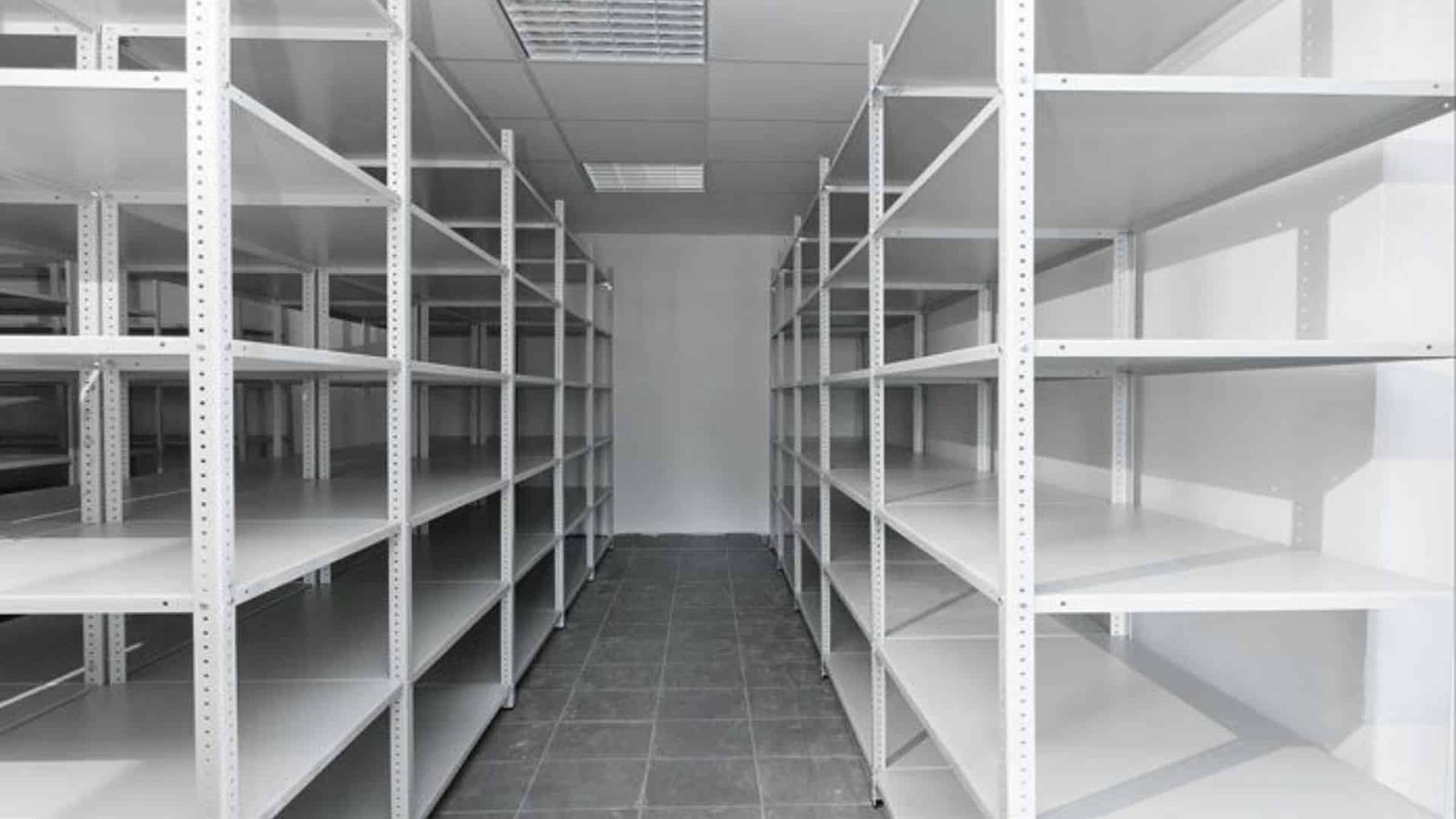 What Are the Benefits of Using Slotted Angle Shelving in Retail Stores 