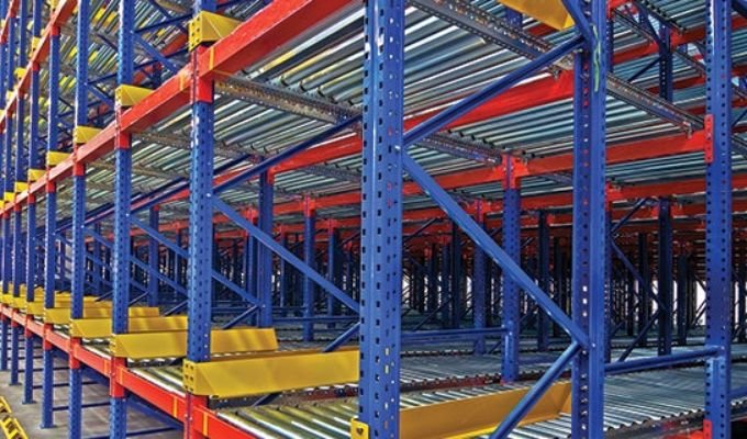 Working with Warehouse Racking Suppliers in UAE