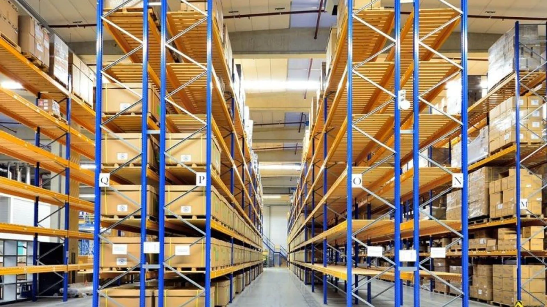 Navigating the World of Heavy Duty Racking Systems in UAE